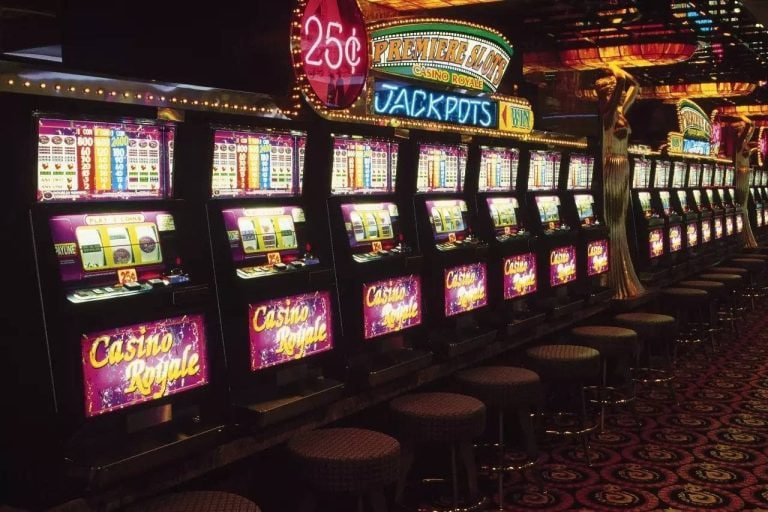 Ilustrasi hiburan slot online dan live casino di pusatslot yang ramah pengguna Indonesia